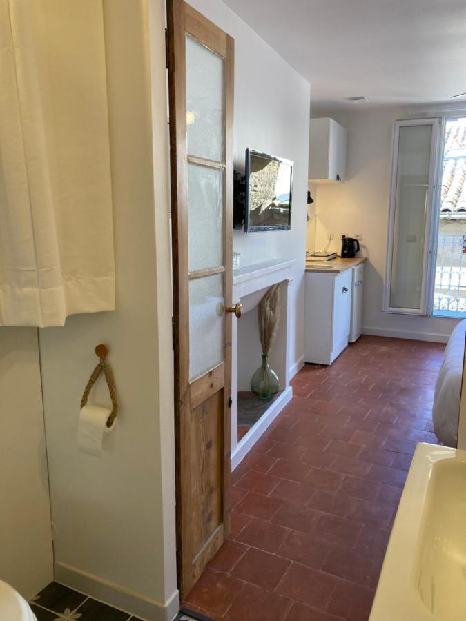 Charmant Studio Centre Historique Apartment Pezenas Luaran gambar