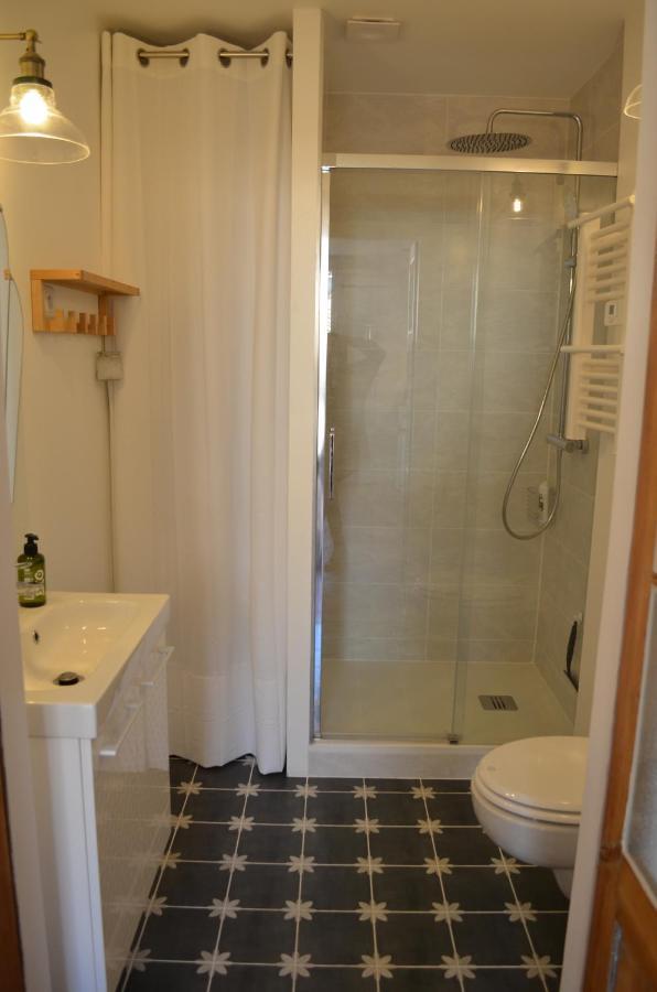 Charmant Studio Centre Historique Apartment Pezenas Luaran gambar